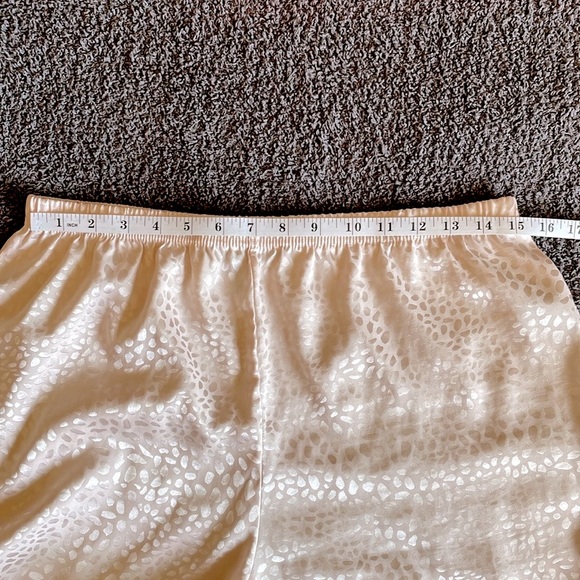 BCBGMaxAzria Pajama Set M 2pc Top Shorts Lounge Sleepwear Women’s - Picture 9 of 12